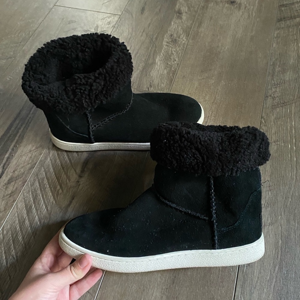 UGG Mika Classic Sneaker Shearling Suede Black 6.5 NWOB